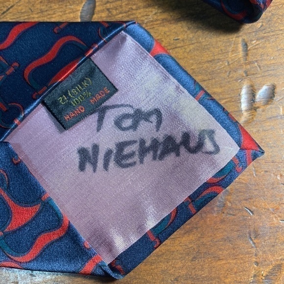 Silk Plaza navy with red and green horse-bits as the pattern silk necktie - Picture 7 of 7